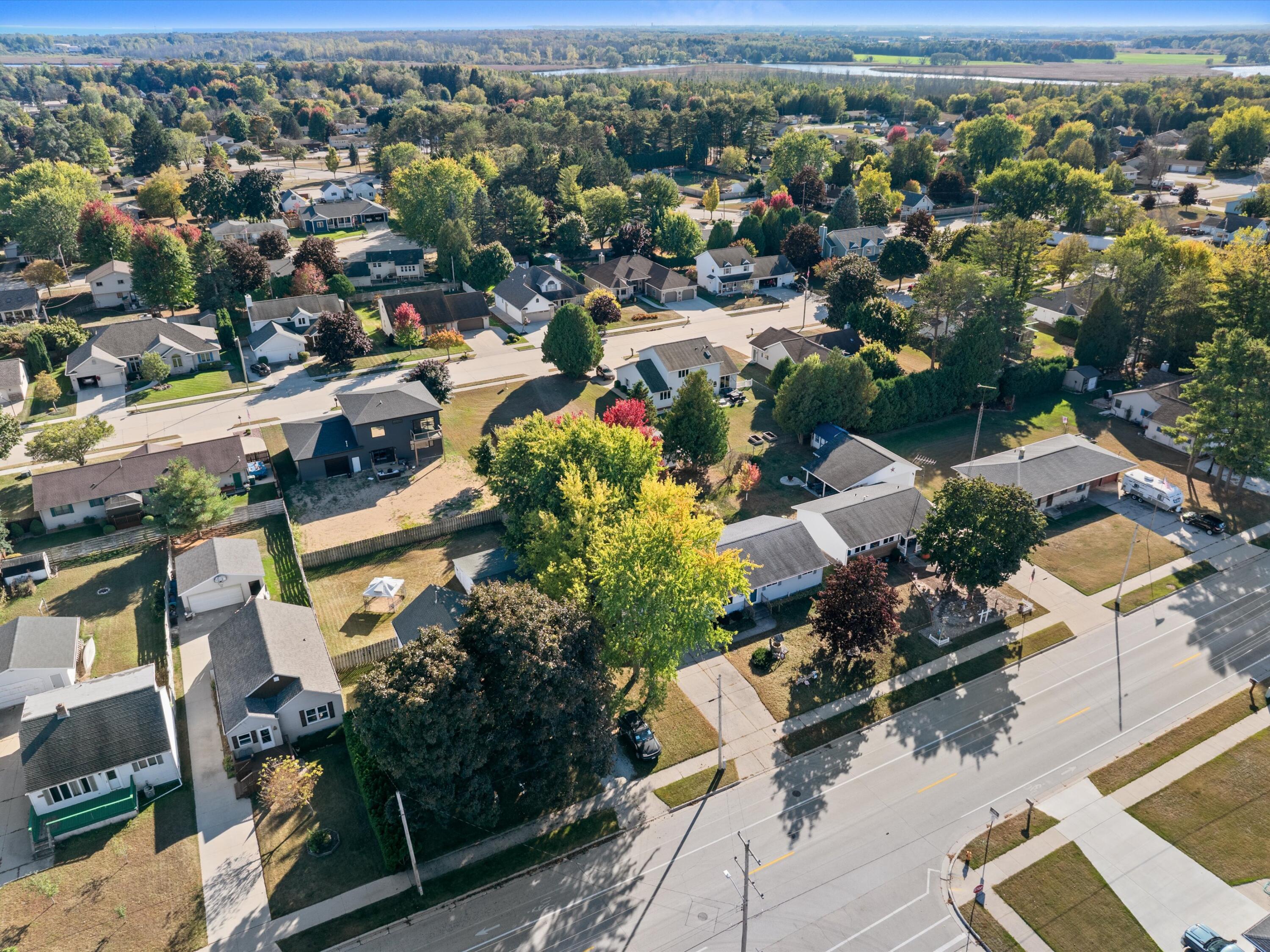 3107 45th Street Two Rivers, WI 54241 - Photo 21 of 23 10-010_DJI_20251009143412_0864_D