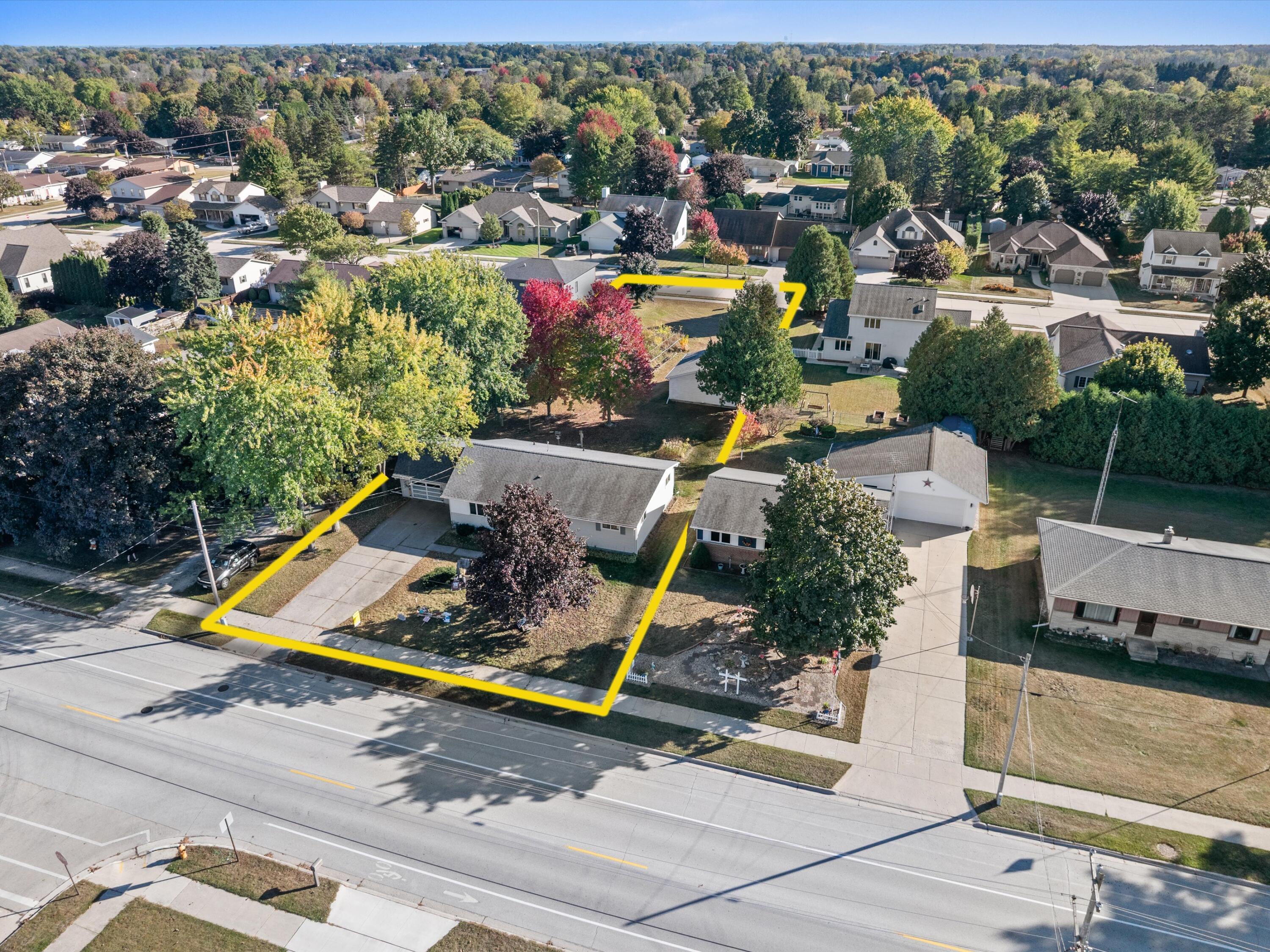 3107 45th Street Two Rivers, WI 54241 - Photo 6 of 23 08-008_DJI_20251009143357_0863_D-Edit