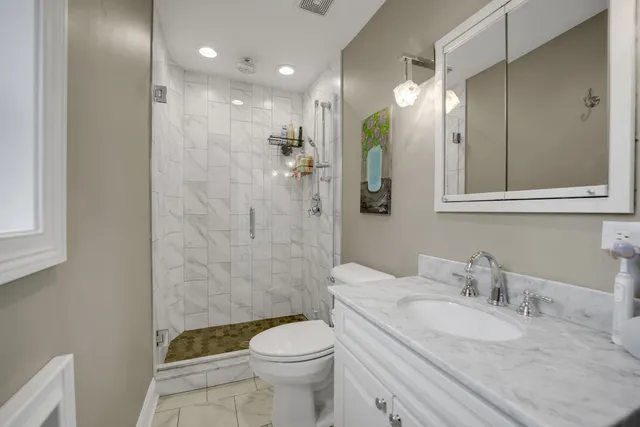 $799,000 | 2014 West Hopkins Place, Chicago, IL 60643