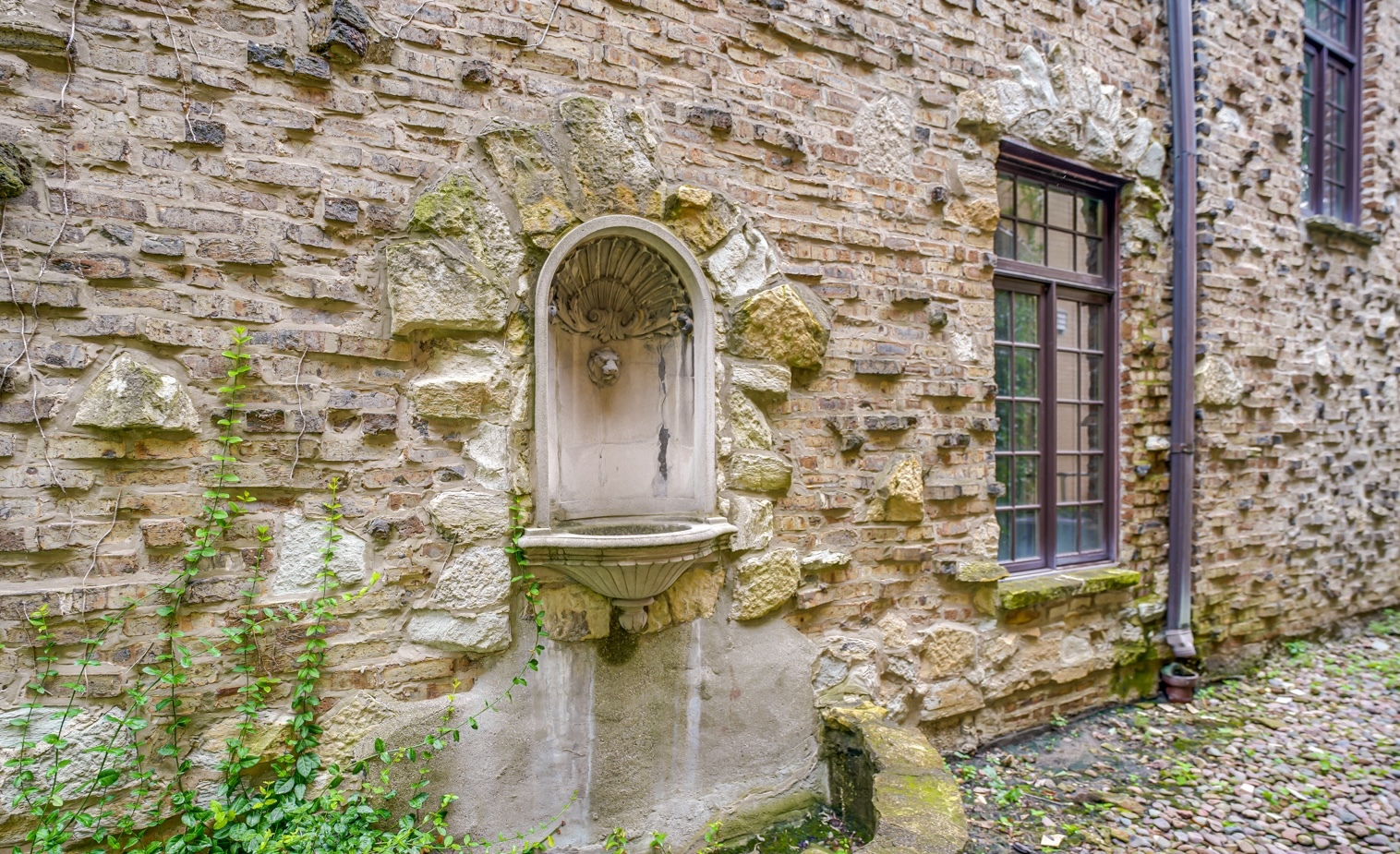 2014 West Hopkins Place Chicago, IL 60643 - Photo 3 of 28