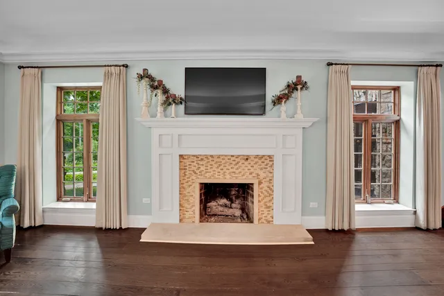 $799,000 | 2014 West Hopkins Place, Chicago, IL 60643