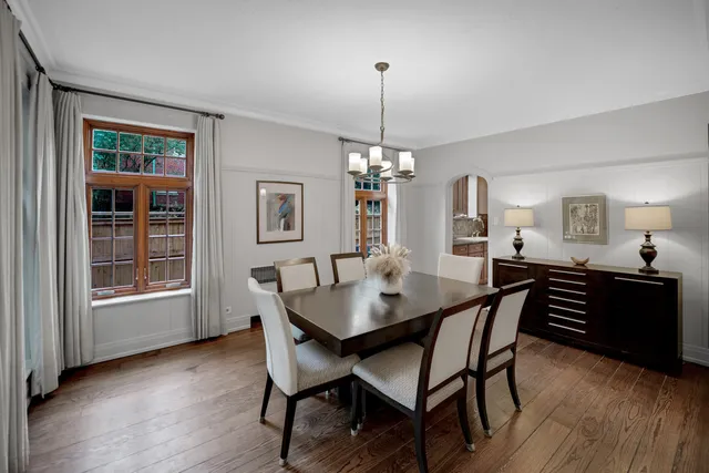 $799,000 | 2014 West Hopkins Place, Chicago, IL 60643