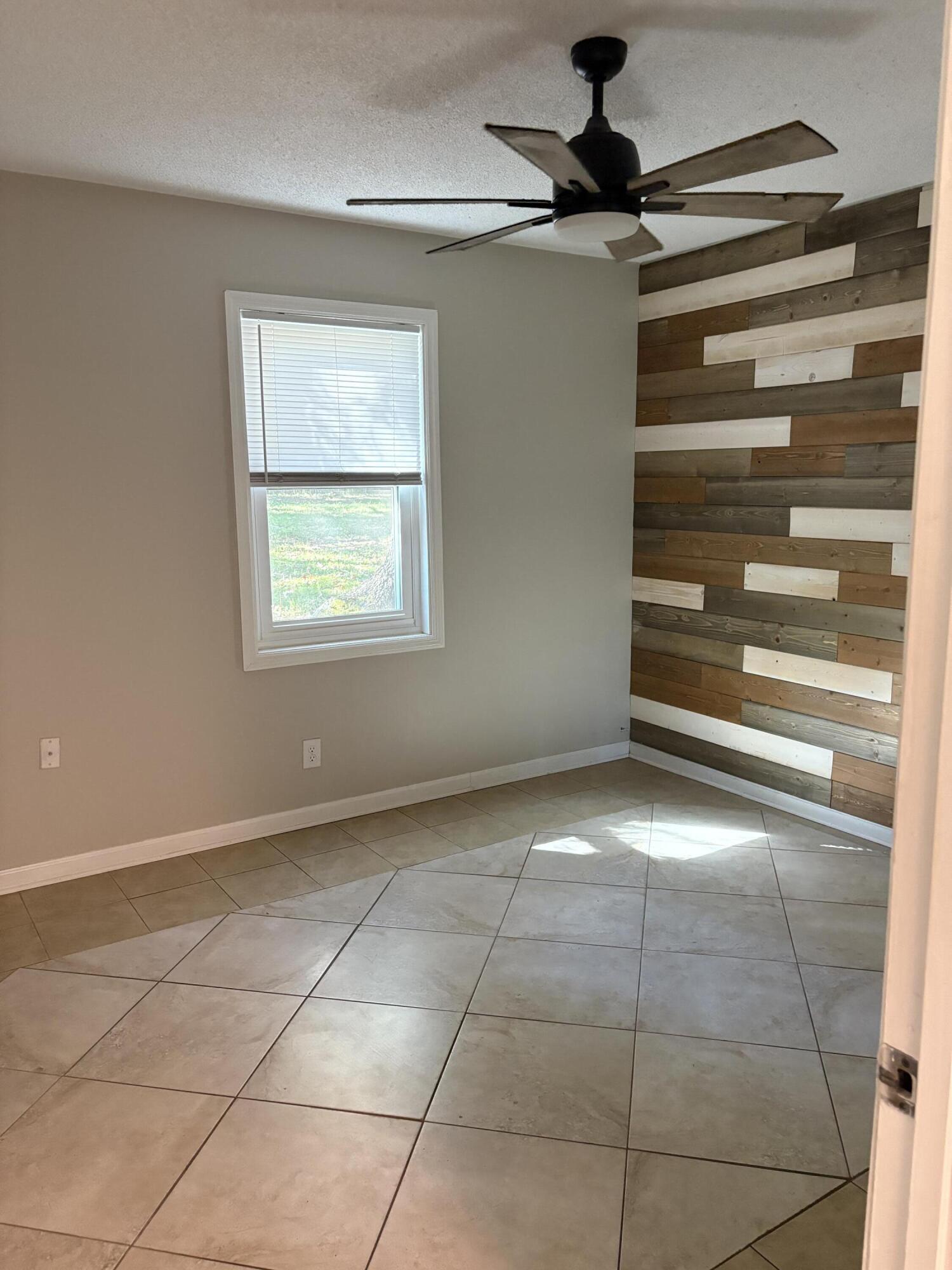 6240 Old Point Road, Unit B1 Hanahan, SC 29410 - Photo 12 of 17 IMG_7645