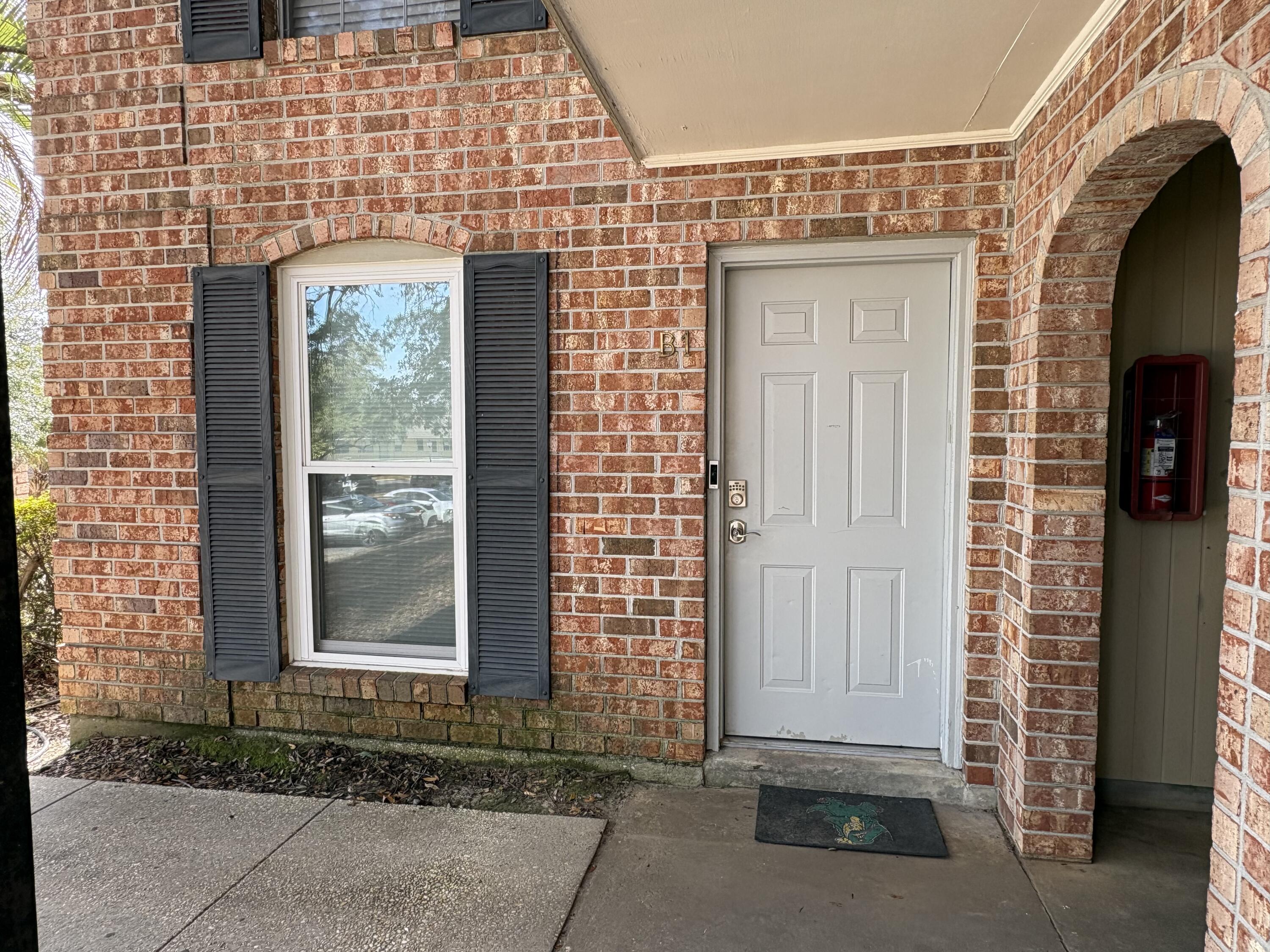 6240 Old Point Road, Unit B1 Hanahan, SC 29410 - Photo 5 of 22 IMG_8307