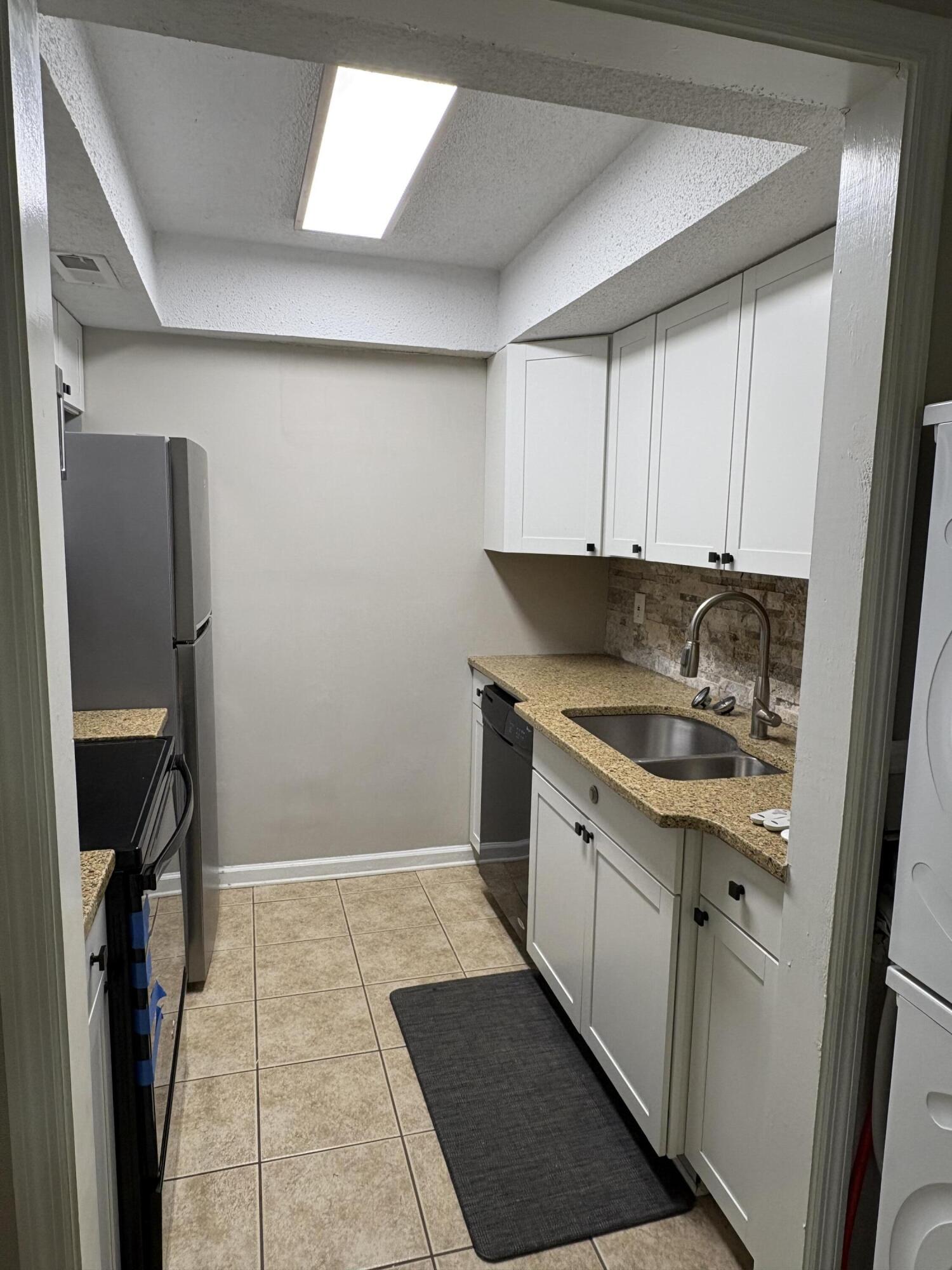 6240 Old Point Road, Unit B1 Hanahan, SC 29410 - Photo 10 of 22 IMG_8308