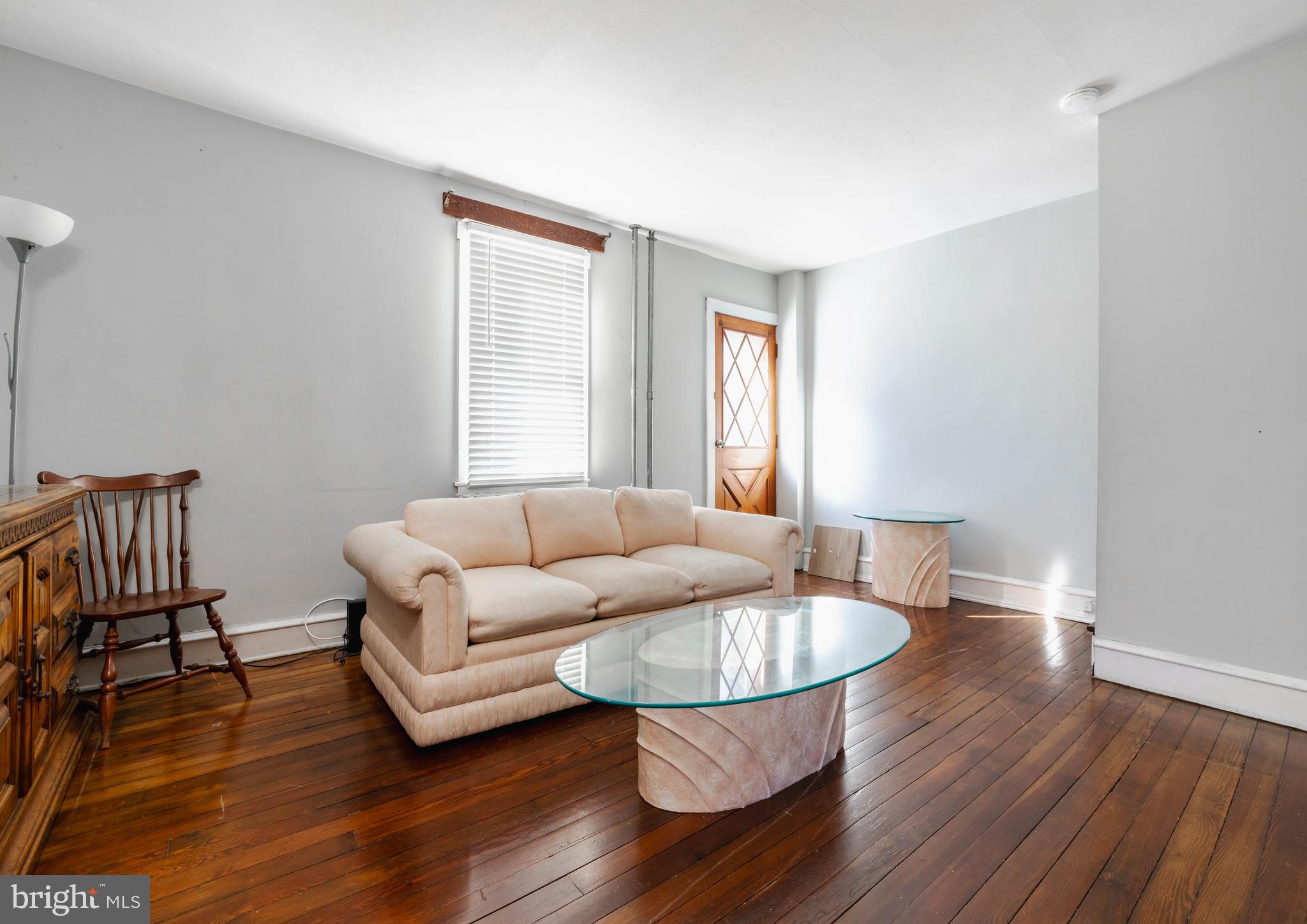 223 Noreg Place Brooklawn, NJ 08030 - Photo 6 of 22 Living room