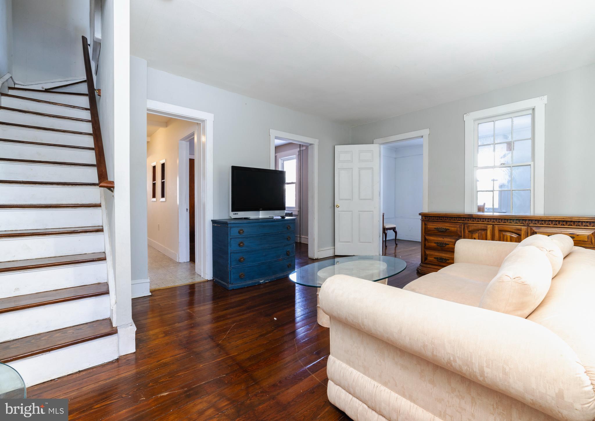 223 Noreg Place Brooklawn, NJ 08030 - Photo 7 of 22 living room