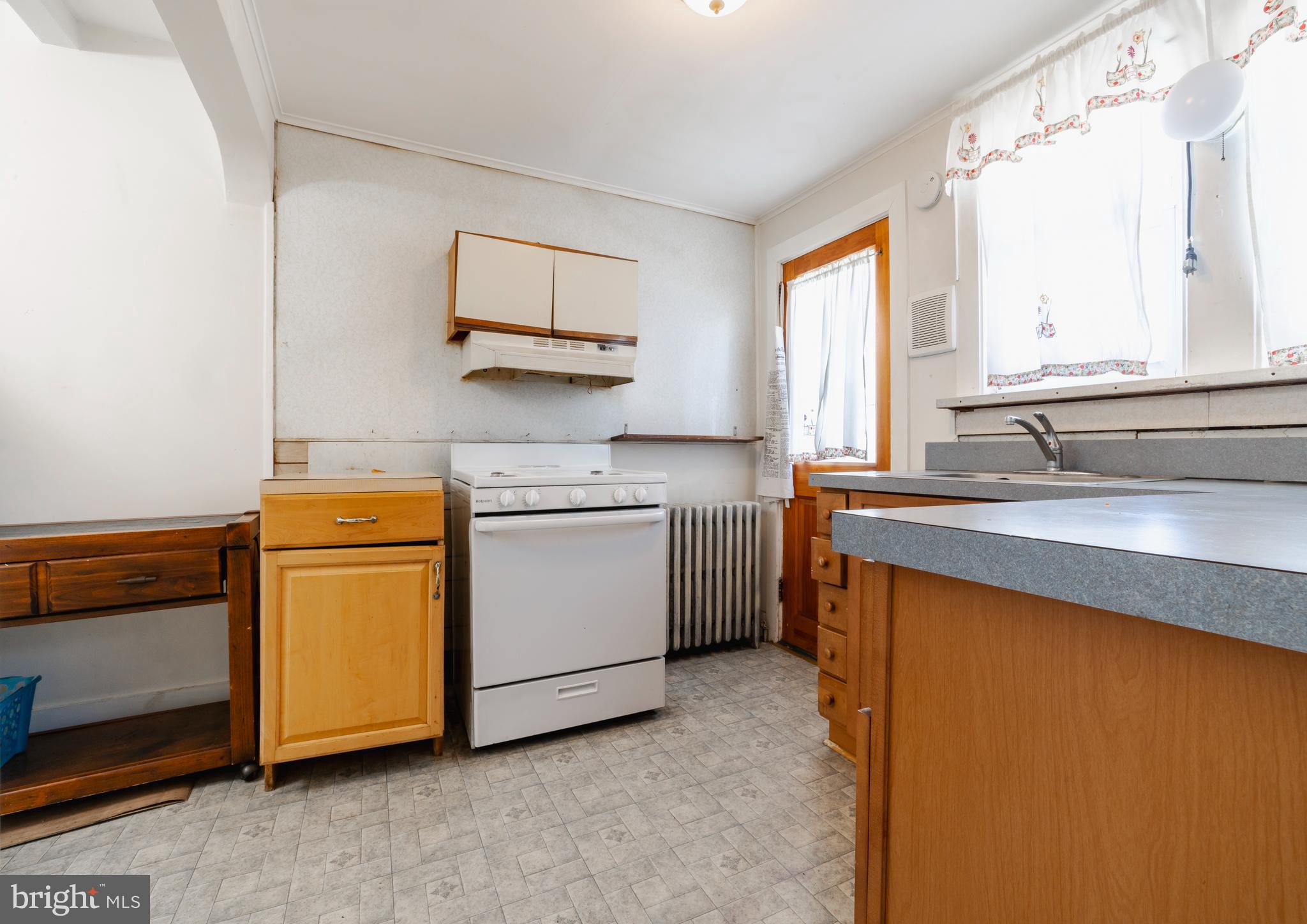 223 Noreg Place Brooklawn, NJ 08030 - Photo 10 of 22 kitchen