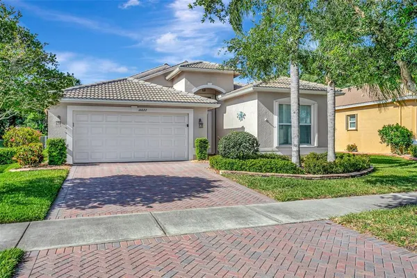 $419,000 | 16022 Golden Lakes Drive, Wimauma, FL 33598