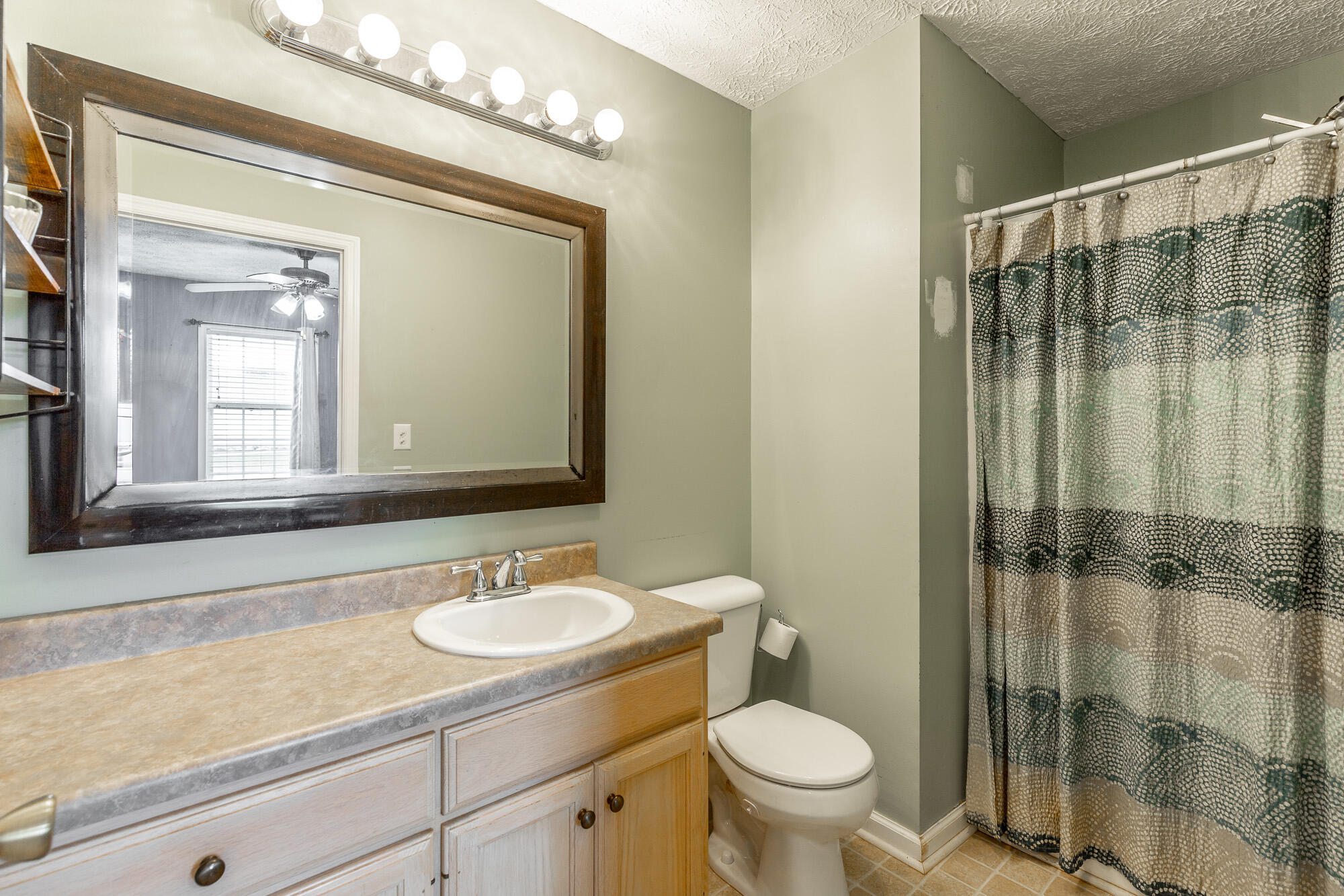 4434 West Valley Road Dunlap, TN 37327 - Photo 22 of 31 Primary Bath