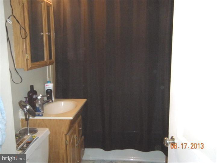 895 Lower Ferry Road Trenton, NJ 08628 - Photo 11 of 15 Bathroom