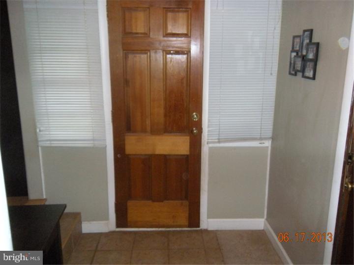 895 Lower Ferry Road Trenton, NJ 08628 - Photo 10 of 15 Foyer