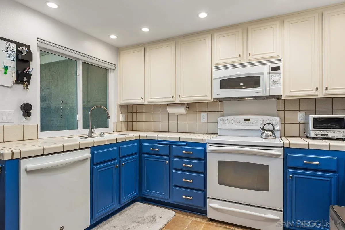 17533 Fairlie Road Rancho Bernardo, CA 92128 - Photo 25 of 46