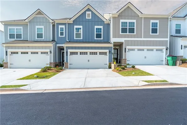 $409,999 | 1135 Chastain Drive, Sugar Hill, GA 30518