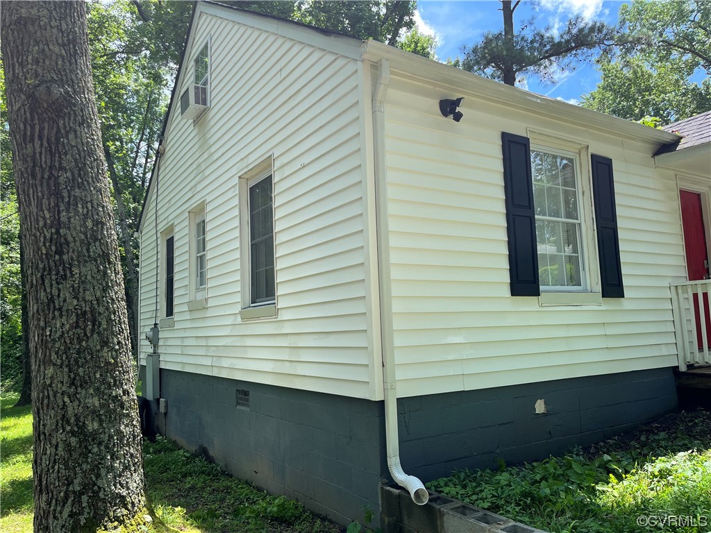 2909 Springview Drive Richmond, VA 23234 - Photo 3 of 4 a view of a house with a yard and large tree front