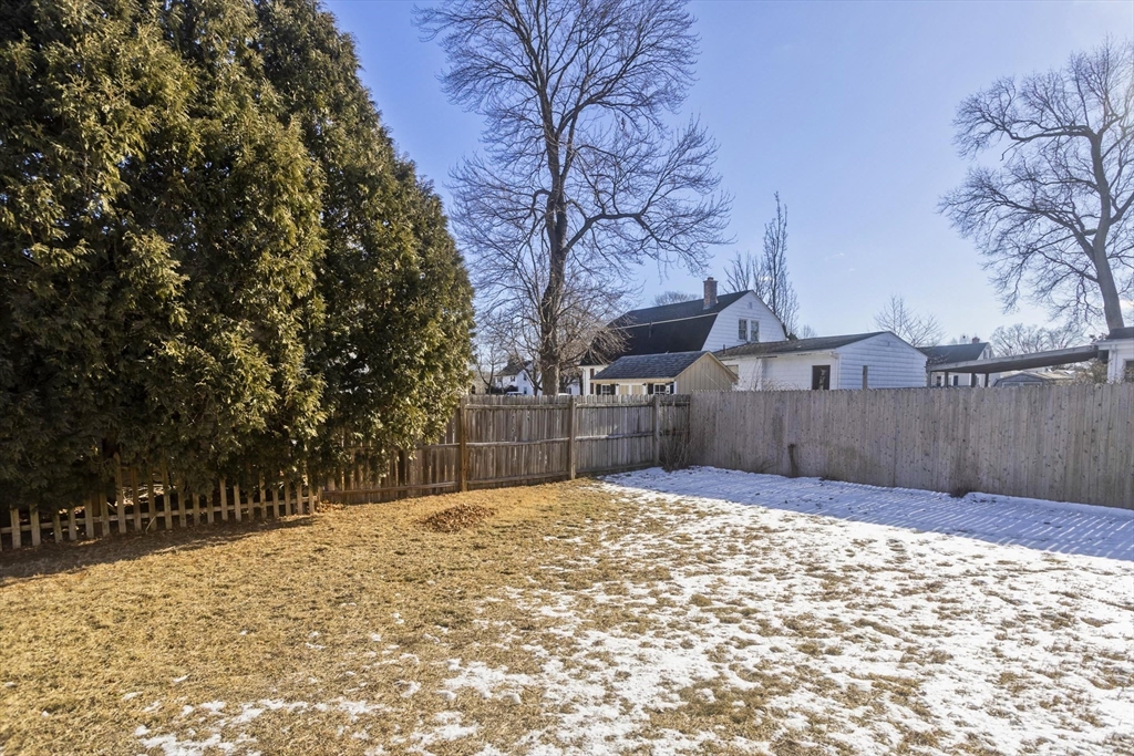 105 Oregon Street Springfield, MA 01118 - Photo 36 of 36 Gallery Image 36