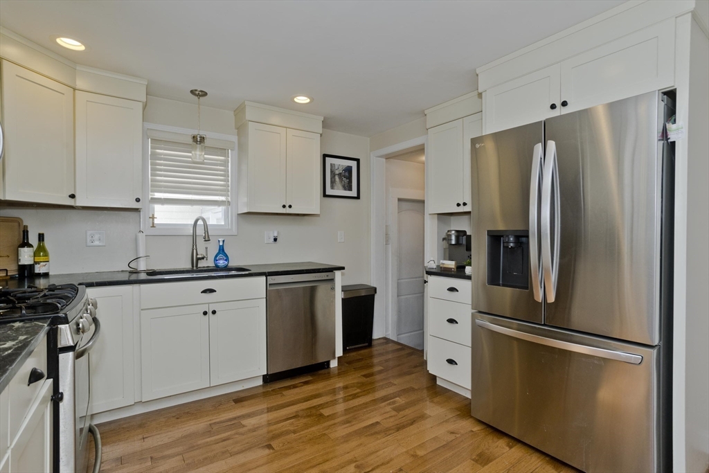 105 Oregon Street Springfield, MA 01118 - Photo 4 of 36 Gallery Image 4