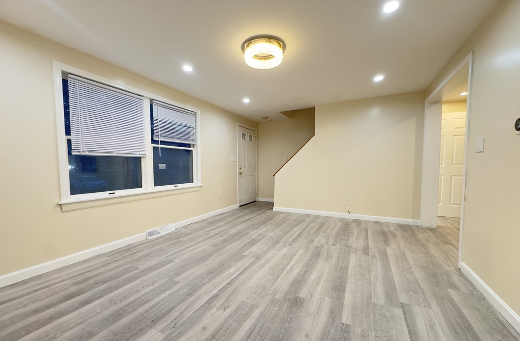 101 Donohue Road, Unit 19 Dracut, MA 01826 - Photo 5 of 38