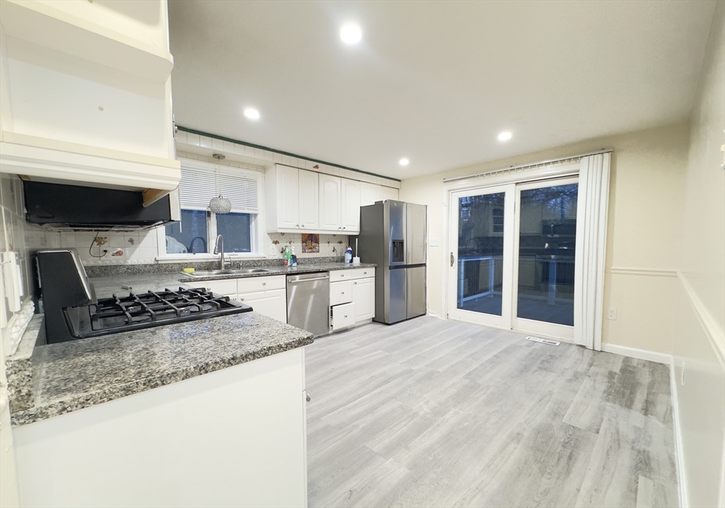 101 Donohue Road, Unit 19 Dracut, MA 01826 - Photo 7 of 38