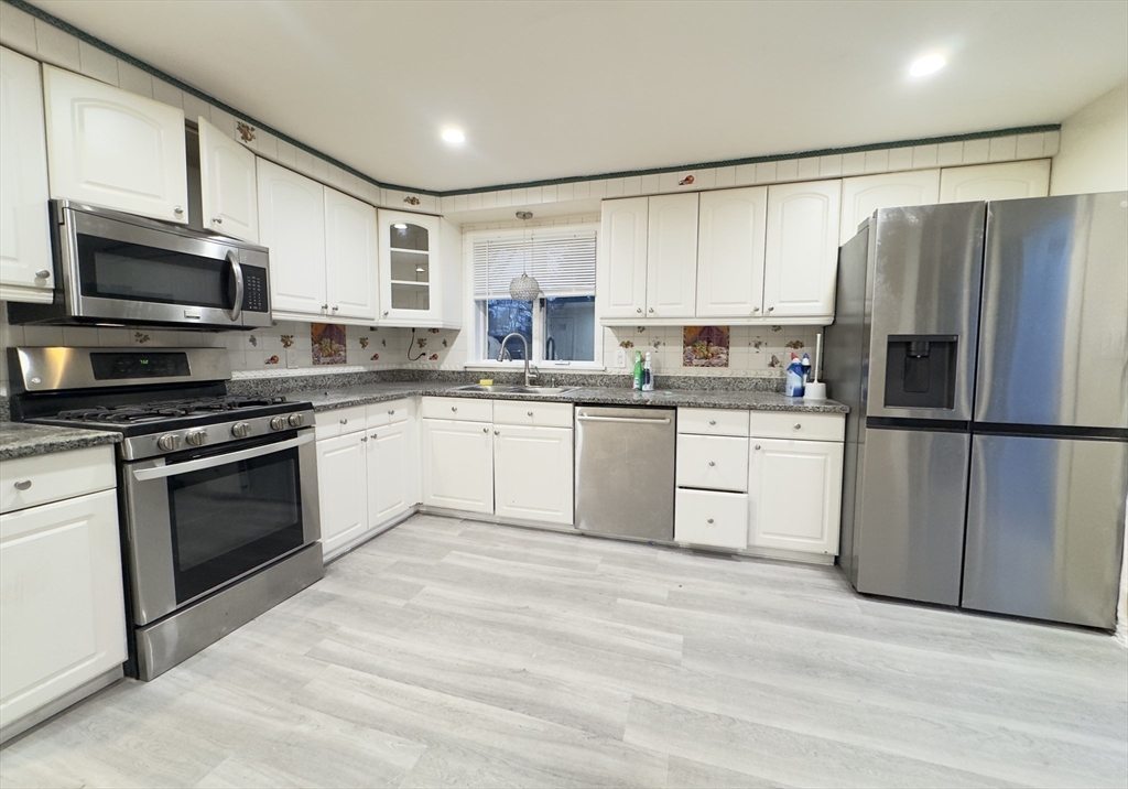 101 Donohue Road, Unit 19 Dracut, MA 01826 - Photo 9 of 38