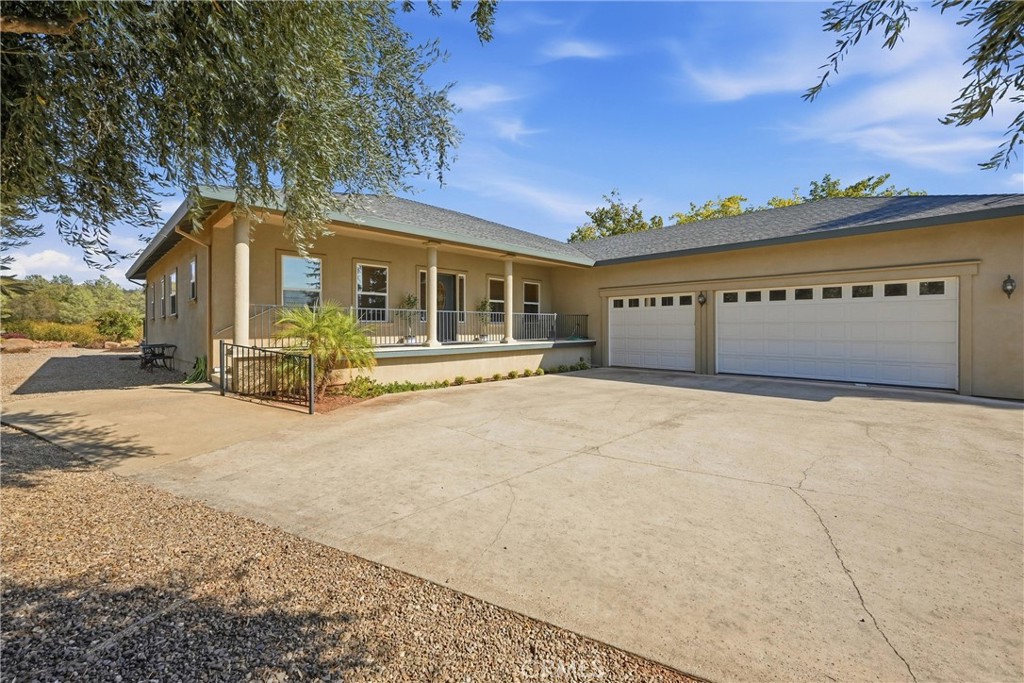 19512 Stonegate Road Hidden Valley Lake, CA 95467 - Photo 6 of 55 Spacious 3 car garage