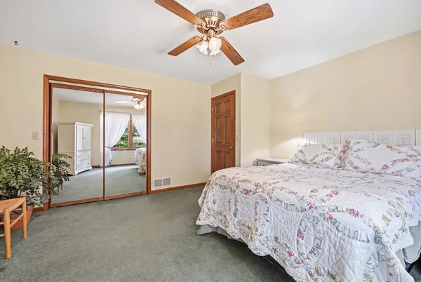 $300,000 | 405 Mississippi Drive, Dixon, IL 61021