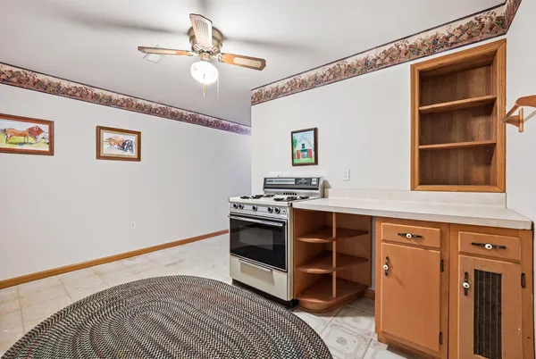 $300,000 | 405 Mississippi Drive, Dixon, IL 61021