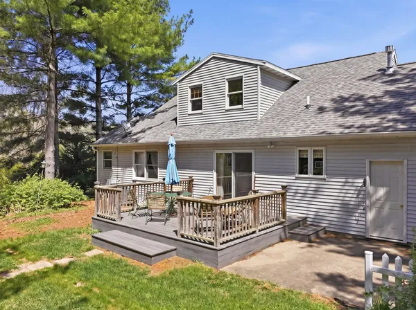 $300,000 | 405 Mississippi Drive, Dixon, IL 61021