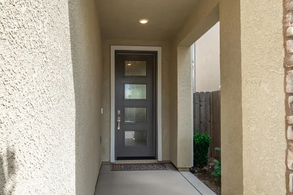 $450,000 | 479 Farmhouse Lane, Clovis, CA 93619