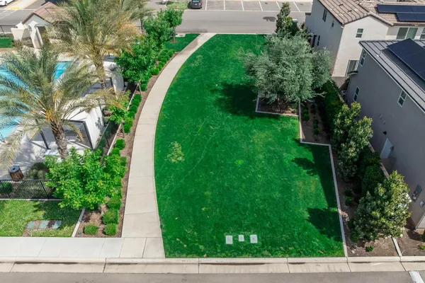 $450,000 | 479 Farmhouse Lane, Clovis, CA 93619