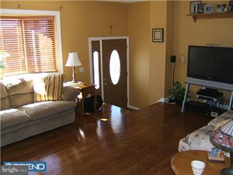 12416 Academy Road Philadelphia, PA 19154 - Photo 2 of 12 Living Room