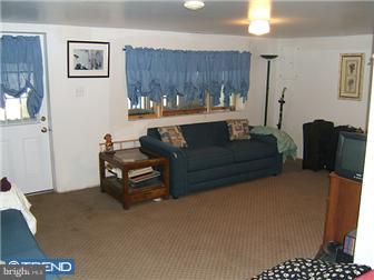 12416 Academy Road Philadelphia, PA 19154 - Photo 11 of 12 Family Room