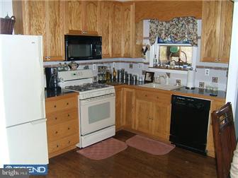 12416 Academy Road Philadelphia, PA 19154 - Photo 4 of 12 Kitchen