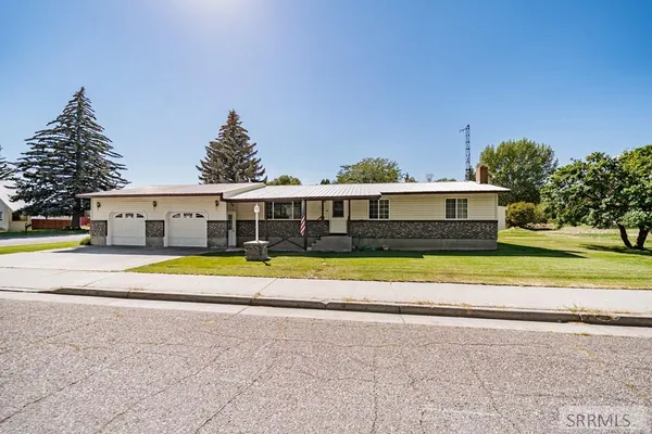 $374,900 | 415 Juniper View Avenue, St. Anthony, ID 83445