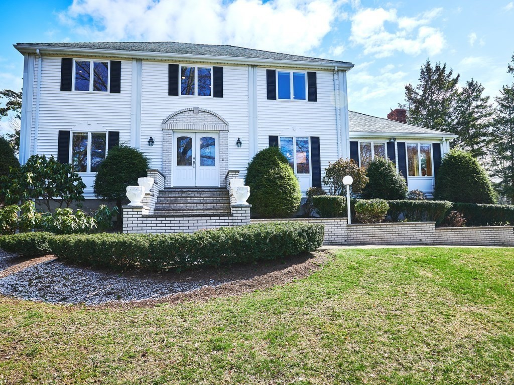 44 Sanderson Road Lexington, MA 02420 - Photo 1 of 42 Gallery Image 1