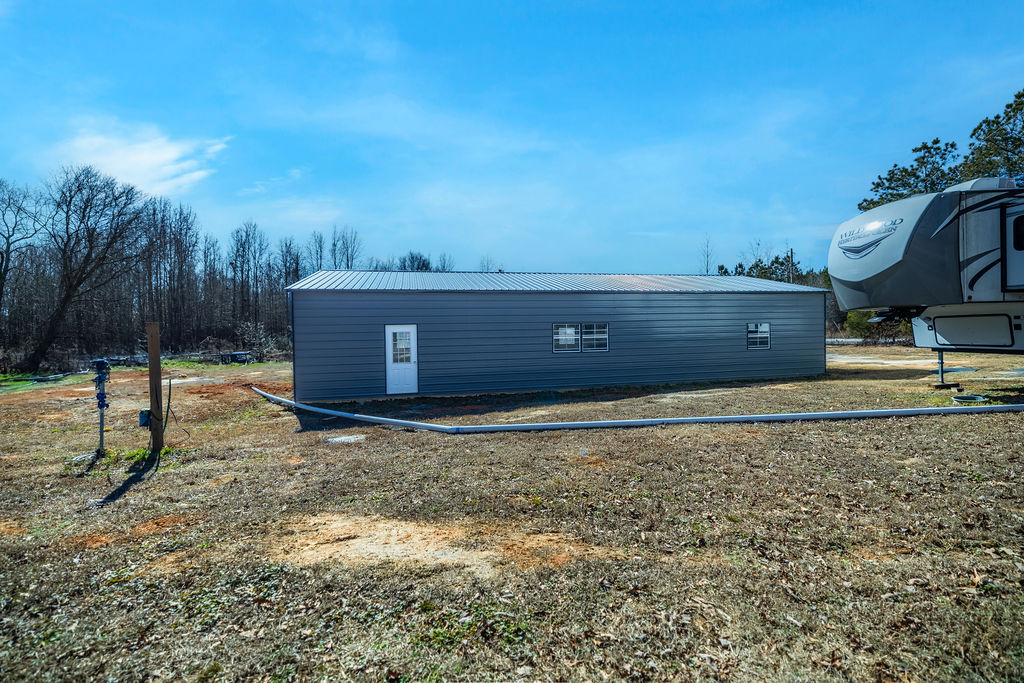 900 Asaville School Road Anderson, SC 29621 - Photo 5 of 29 This utilitarian structure offers ample space and robust construction for diverse needs.