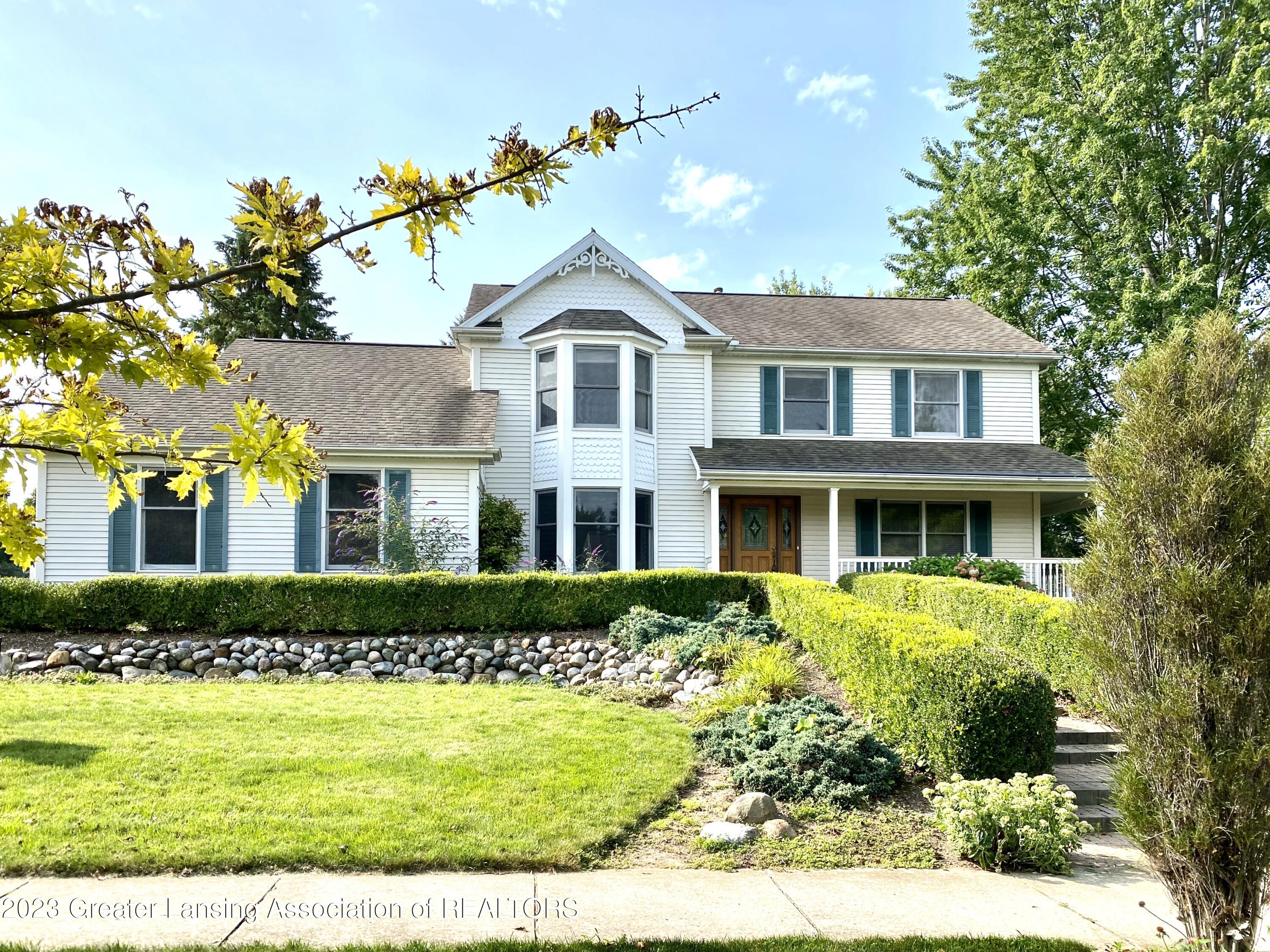 102 Spring Meadows Lane Dewitt, MI 48820 - Photo 2 of 42 66ACE0D4-93CB-4D3B-8D74-77BAECECBDEE