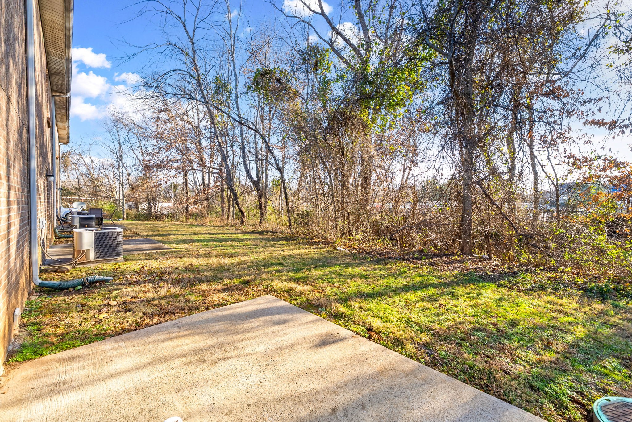535 Lafayette Road, Unit F Clarksville, TN 37042 - Photo 23 of 26 a view of yard with large tree