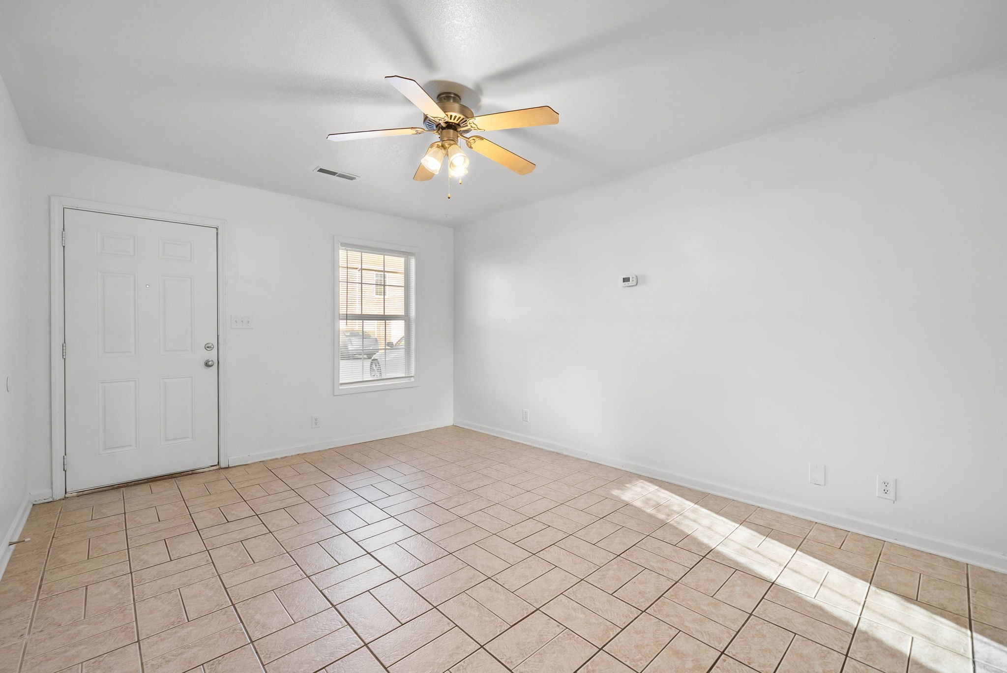 535 Lafayette Road, Unit F Clarksville, TN 37042 - Photo 5 of 26 a view of an empty room