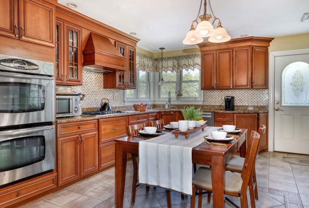 14 Phillips Brooks Road Westwood, MA 02090 - Photo 10 of 32 Gallery Image 10