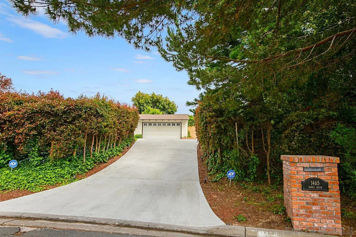 1465 Rodeo Drive La Jolla, CA 92037 - Photo 2 of 24 a view of a kid s