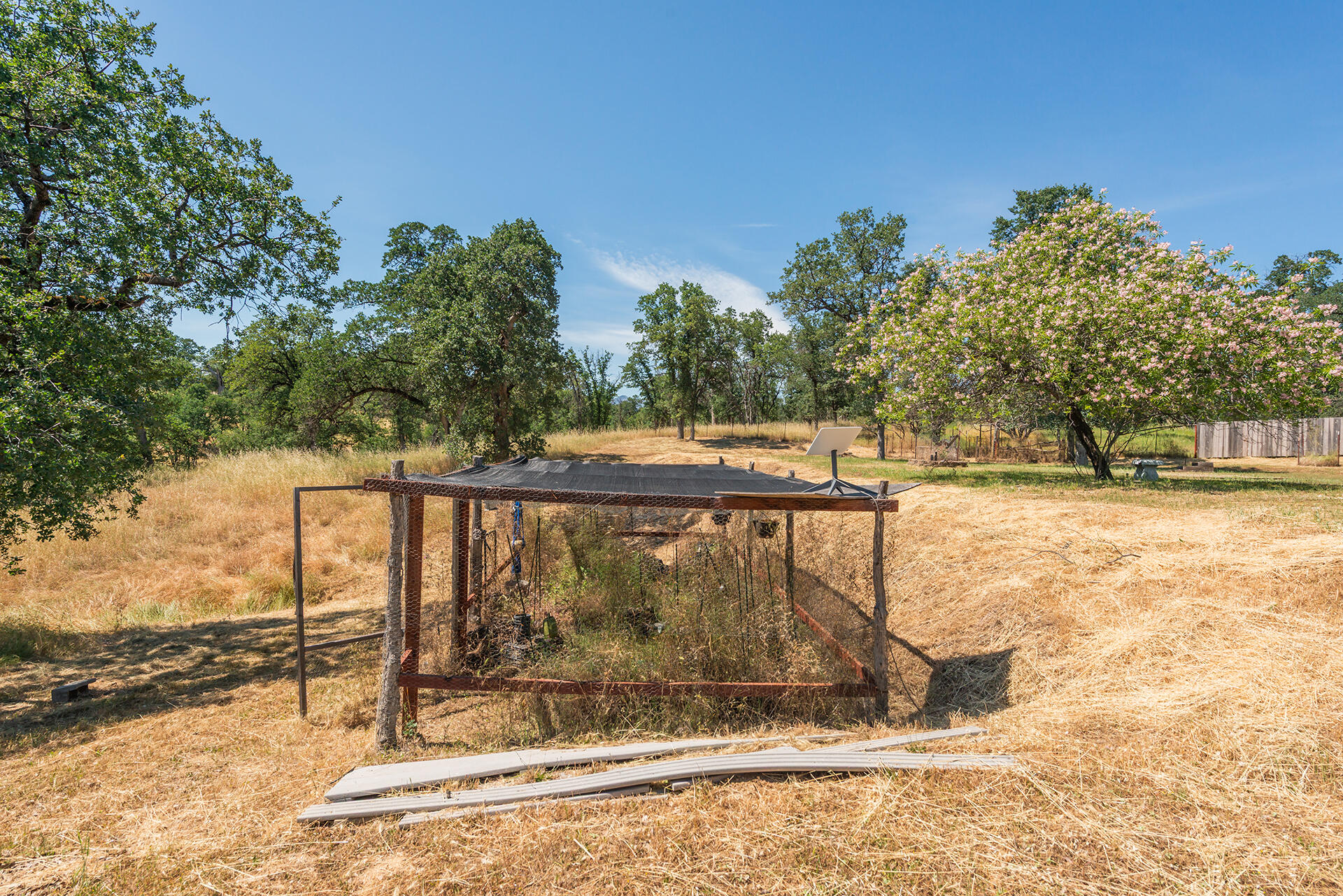 13575 Gas Point Road Igo, CA 96047 - Photo 43 of 59 Garden Beds
