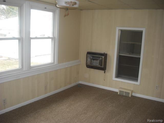 8496 Harding Street Taylor, MI 48180 - Photo 11 of 16 DSCF3011 (Small).jpg