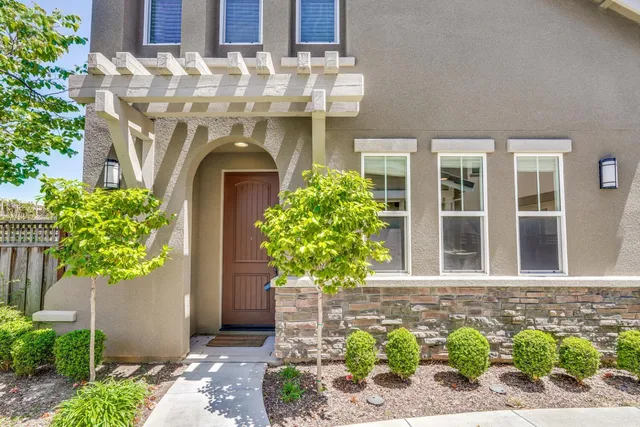 $1,380,000 | 867 Maple Place, East Palo Alto, CA 94303