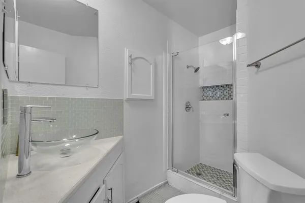 $2,595 | 6433 Southpoint Drive, Dallas, TX 75248