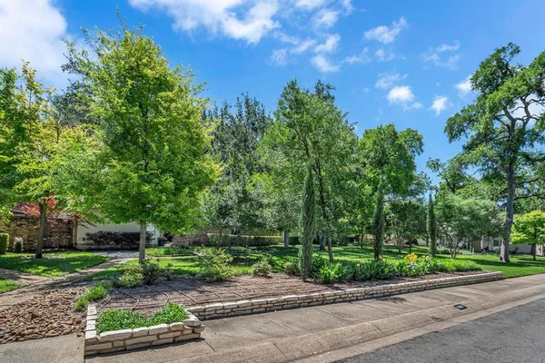 $2,595 | 6433 Southpoint Drive, Dallas, TX 75248