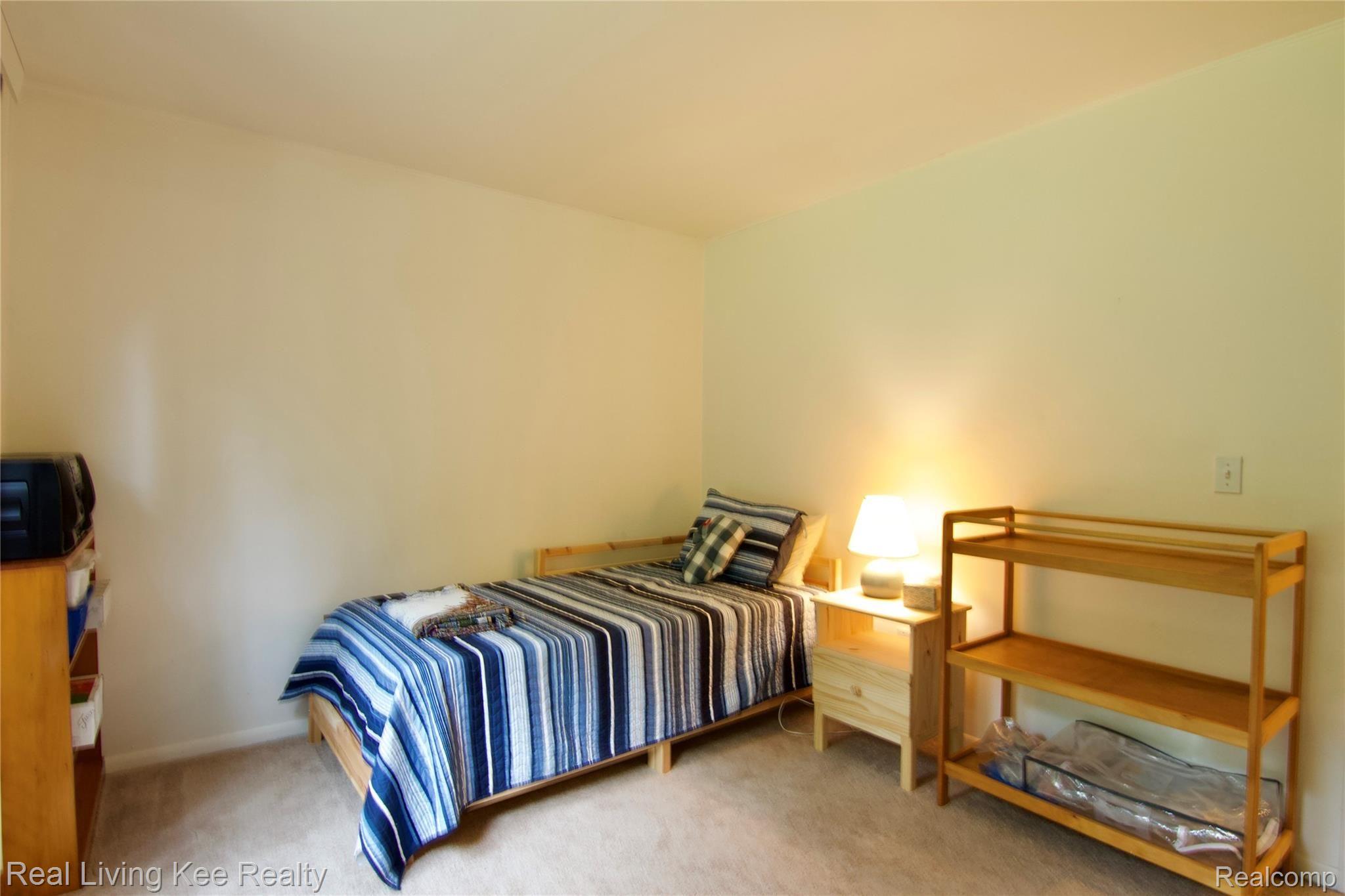 901 Lafayette Court, Unit 10 Rochester, MI 48307 - Photo 21 of 24 fullsizeoutput_d73.jpeg