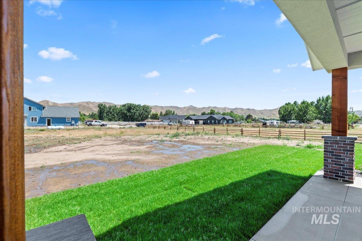 1997 Blake Road Emmett, ID 83617 - Photo 31 of 36 Photo Similar