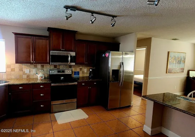 $3,500 | 10 Blackfoot Court, Palm Coast, FL 32137