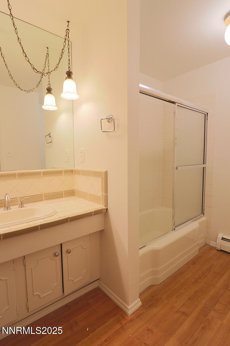 1400 Celese Lane Reno, NV 89511 - Photo 16 of 23 Hall Bathroom
